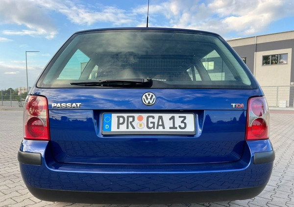 Volkswagen Passat cena 6500 przebieg: 217064, rok produkcji 2002 z Świdnica małe 254